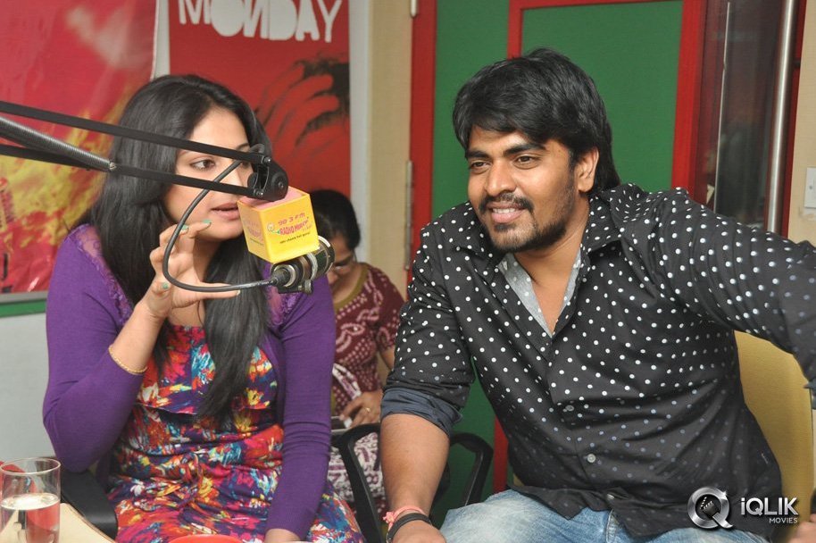 Galata-Movie-Team-at-Radio-Mirchi